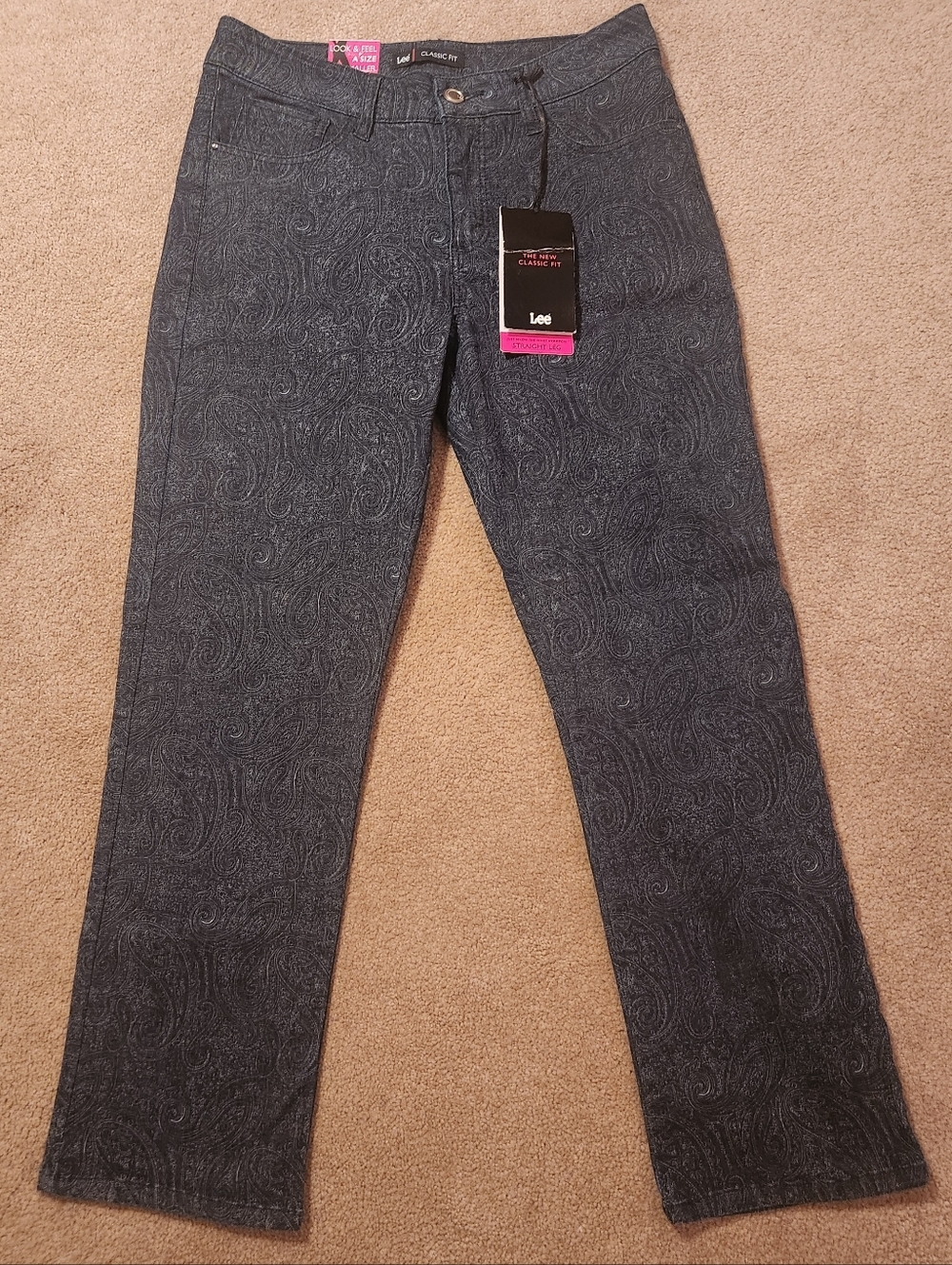 Lee Classic Fit, Dark Blue Indigo, Staight Leg, Size 8P, NWT.